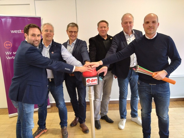 Verbandsgemeinde Betzdorf-Gebhardshain und Westconnect nehmen erste Teile des neuen Glasfasernetzes in Betrieb