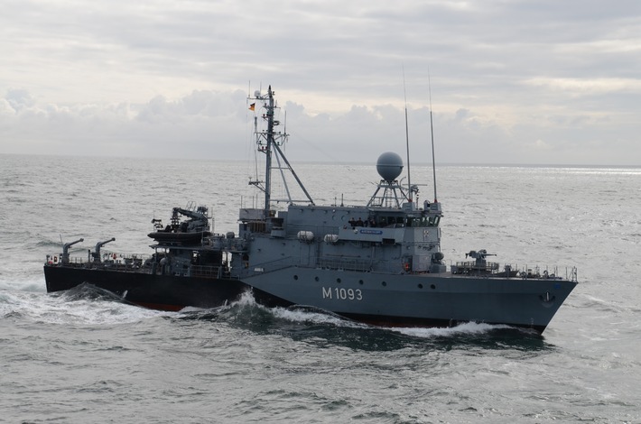 Das Hohlstablenkboot &quot;Auerbach/Oberpfalz&quot; verlässt Kiel zum NATO-Einsatz