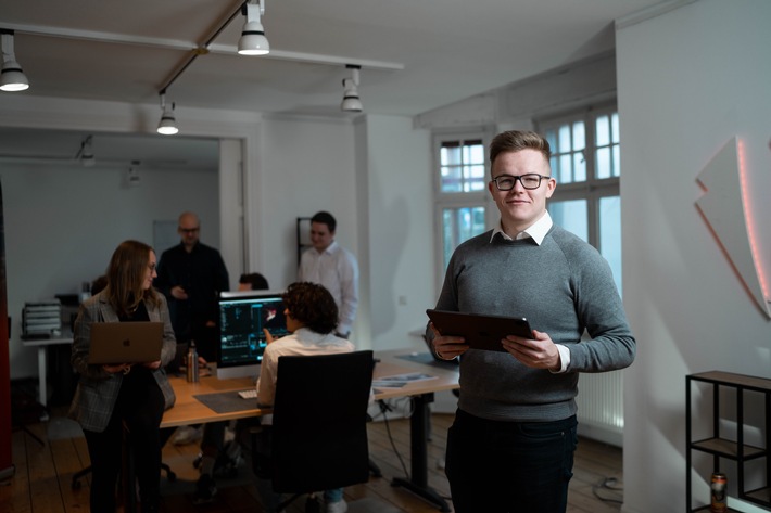 SocialMate Recruiting: Niklas Klein klärt auf, warum die Offenheit für Quereinsteiger einen wichtigen Wettbewerbsvorteil am Arbeitsmarkt bedeutet