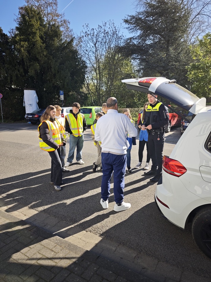 POL-NOM: Blaulicht, Spurensuche und Zukunftspläne: 75 Kinder beim Zukunftstag der Polizei