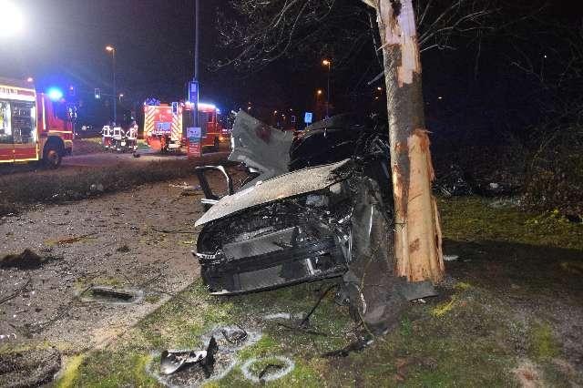 POL-HM: Tödlicher Verkehrsunfall auf der Pyrmonter Straße in Hameln