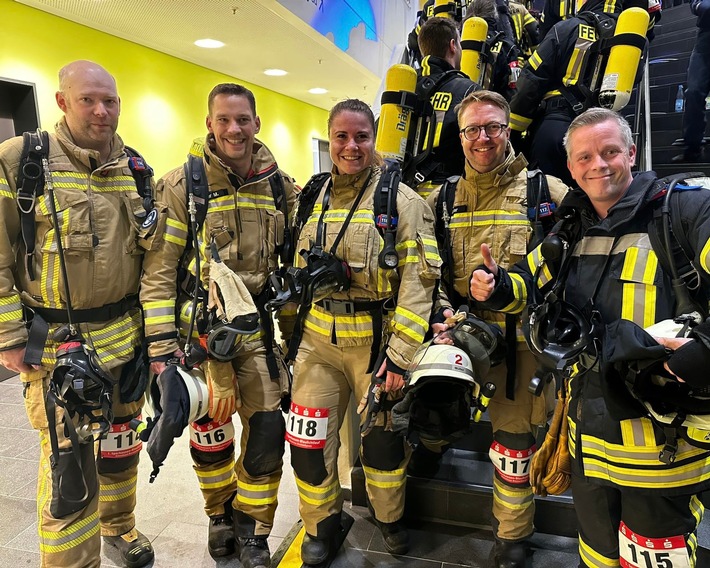 FW-OLL: Feuerwehr-Power beim Blaulichtlauf im Klimahaus in Bremerhaven