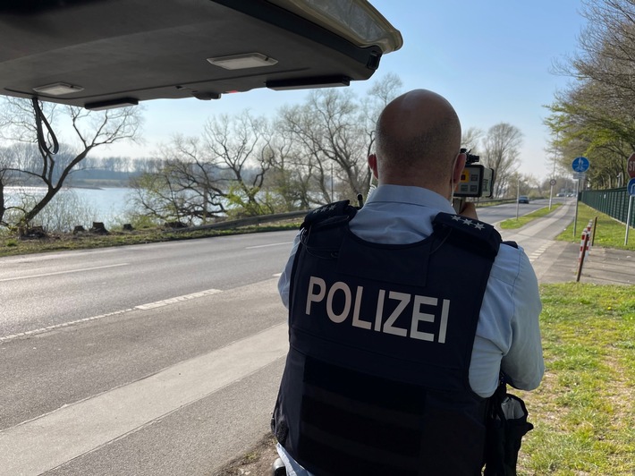 POL-ME: Jede Menge Verstöße: Polizei führte nicht angekündigte Geschwindigkeitsmessungen durch - Monheim am Rhein / Ratingen - 2203139