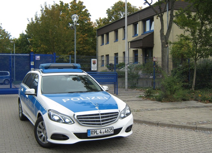 POL-PDNW: Polizeiautobahnstation - Verkehrsunfall unter dem Einfluss von Betäubungsmitteln