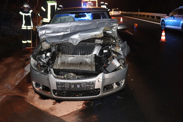 POL-HX: Vier Autos nach Auffahrunfall beschädigt