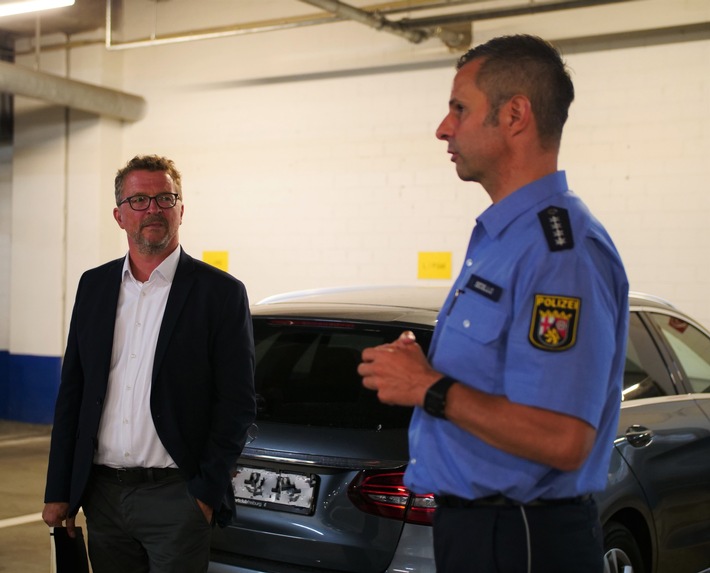 POL-PPKO: MdL Carl-Bernhard von Heusinger zu Besuch im Polizeipräsidium Koblenz