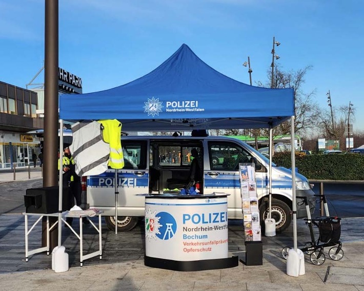 POL-BO: "Sicherheit durch Sichtbarkeit" - Polizei gibt Tipps für die dunkle Jahreszeit