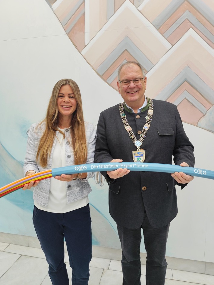 Unterhaching und OXG unterzeichnen Absichtserklärung für starke Glasfaserpartnerschaft