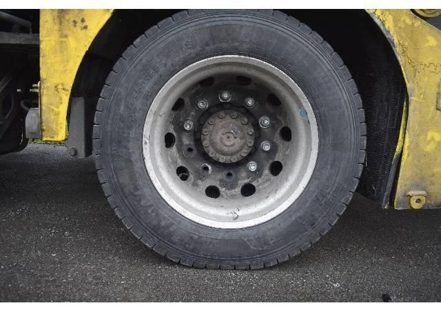 POL-OS: Bissendorf/BAB 30: Gliederzug verliert Reifen und wird von Polizei aus dem Verkehr gezogen