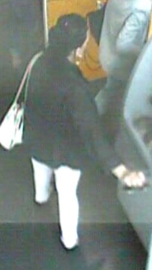 POL-HA: Diebstahl in der Fußgängerzone - Wer kennt diese Frau?