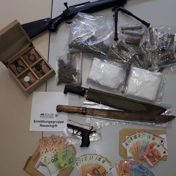 POL-MA: Mannheim-Stadtgebiet: Fünf Tatverdächtige wegen Verdachts des Handeltreibens mit Betäubungsmitteln in nicht geringer Menge in Haft - Sicherstellung von 1,7 Kilogramm Amphetamin