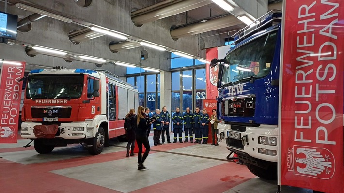 THW LVBEBBST: Feuerwehr Potsdam stellt Schnelleinsatzeinheit Versorgung Energie vor/ Landeshauptstadt Potsdam stärkt Notfallinfrastruktur durch Partnerschaft mit dem THW