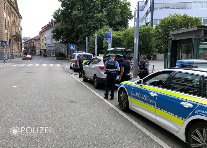 POL-PPWP: Taxi-Kontrolle im Stadtgebiet