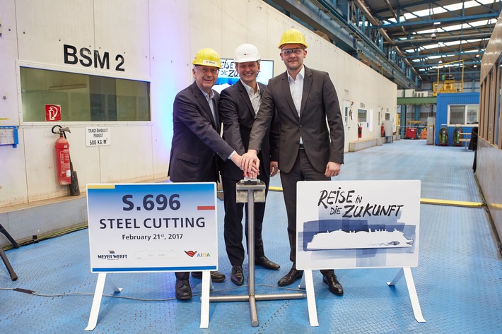 AIDA Cruises: Baustart für das weltweit erste LNG-Kreuzfahrtschiff auf der Meyer Werft in Papenburg / Vormerkungen für erste Reisen rund um die Kanaren bereits ab heute möglich