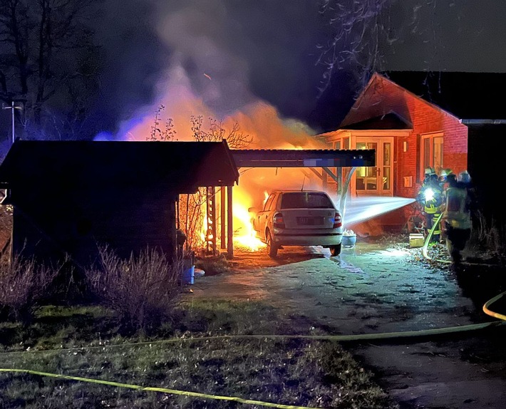 POL-STD: Sechs Wohnungseinbrüche zu Silvester und Neujahr, Carport und Auto in Hammah in Flammen aufgegangen