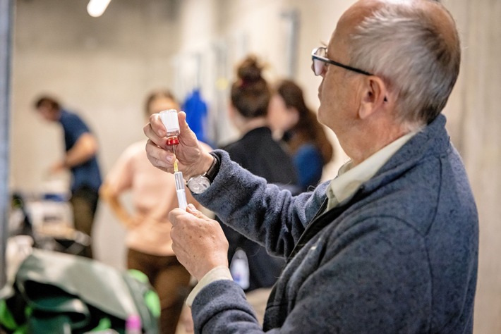 Gesundheit für ein besseres Bärenleben: Vet-Check bei Sam im Arosa Bärenland