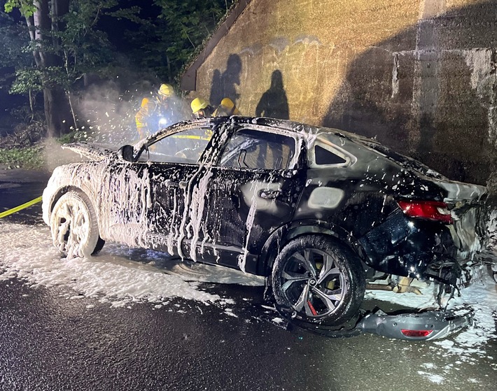 POL-DU: Obermarxloh: Autobrand - Zeugensuche