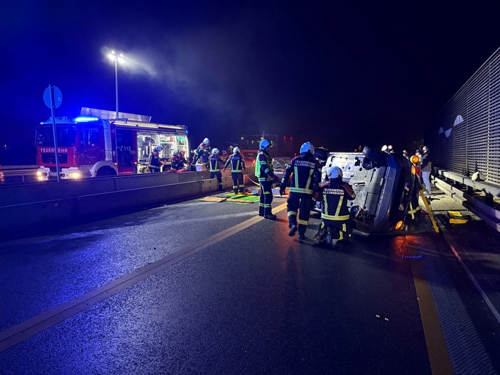 FW Allensbach: H2 VU Person eingeklemmt