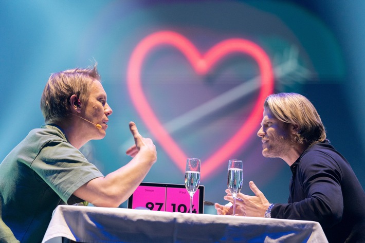 Herz an Herz! Flirten Simon Gosejohann und Paul Janke ihr Team zum Sieg? // "Die! Herz! Schlag! Show!" startet am Montag auf ProSieben