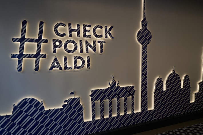 Mit Fotos und Video: Spektakulärer neuer ALDI Markt öffnet an der Friedrichstraße in Berlin