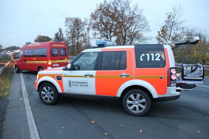 FW-WRN: Unfall auf der BAB1 mit drei PKW, Folgeeinsatz auf der Gegenspur