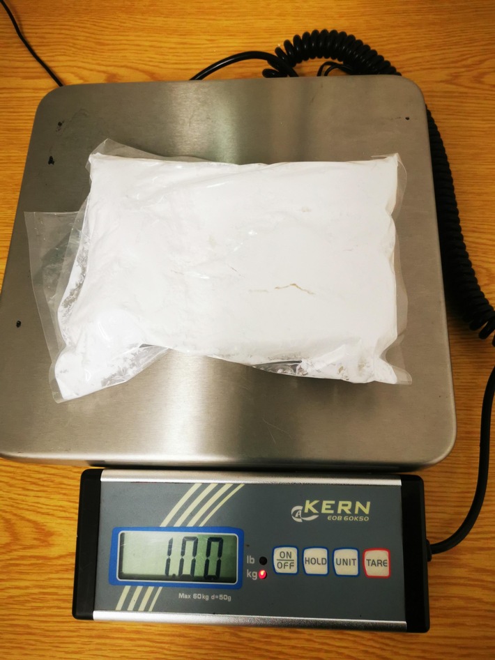 BPOL NRW: Bundespolizei stellt 1000 Gramm Kokain auf der Bundesautobahn A 40 sicher