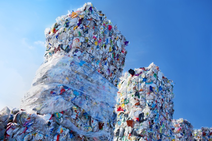 &quot;Wir brauchen jetzt Verantwortung 2.0&quot; / 30 Jahre Verpackungsverordnung / Recycling und Kreislaufwirtschaft als Schlüsselstrategien für die Zukunft
