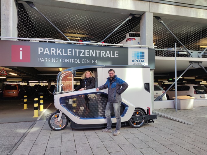 APCOA macht Parkraummanagement nachhaltiger - mit E-Cargobikes von ONOMOTION