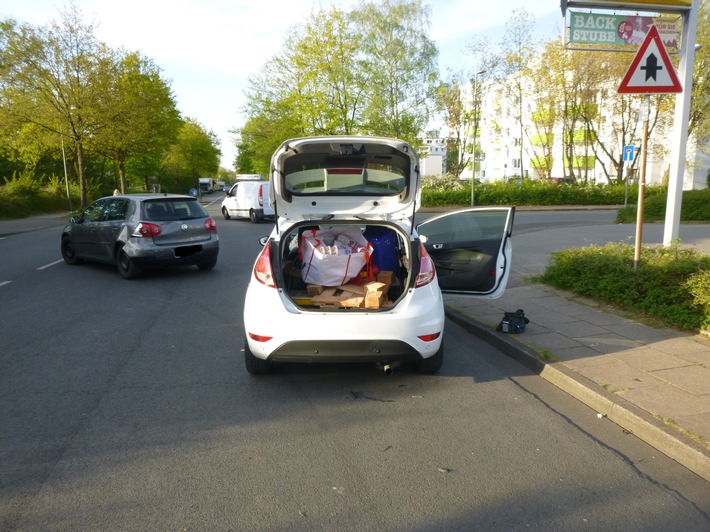 POL-BI: Alkoholisierter PKW-Fahrer verschiebt geparkten Wagen