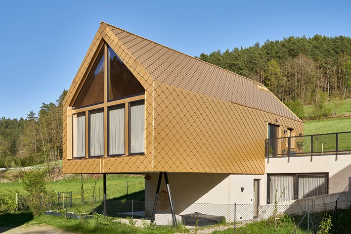 Aktuelle Kurzreportage von Deceuninck: Goldene Häuser im Adventure Camp Schnitzmühle