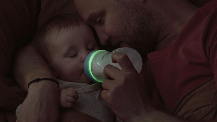 NEU: Philips Avent Natural Response Nachtflasche mit Leuchtring