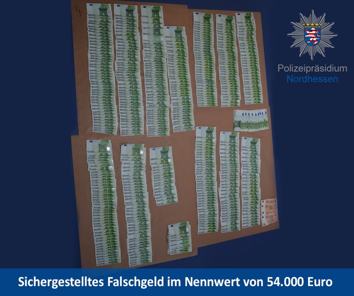 POL-KS: Grebenstein:

Kriminalpolizei durchsucht Liegenschaft und findet 54.000 Euro Falschgeld - Tatverdächtiger in Haft