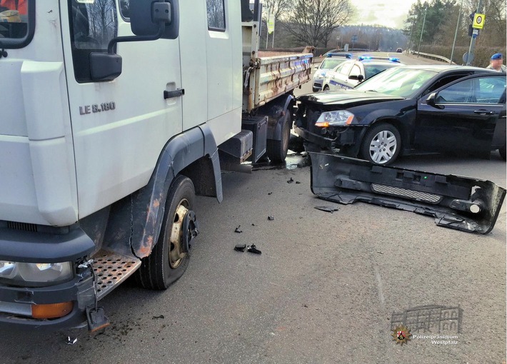 POL-PPWP: Vorfahrt missachtet - Unfall verursacht