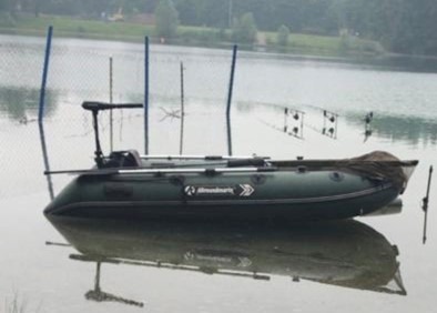 POL-WES: Wesel - Diebe stahlen Schlauchboot / Polizei sucht Zeugen