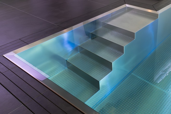Erfrischend anders / Ein Swimmingpool aus Edelstahl für daheim