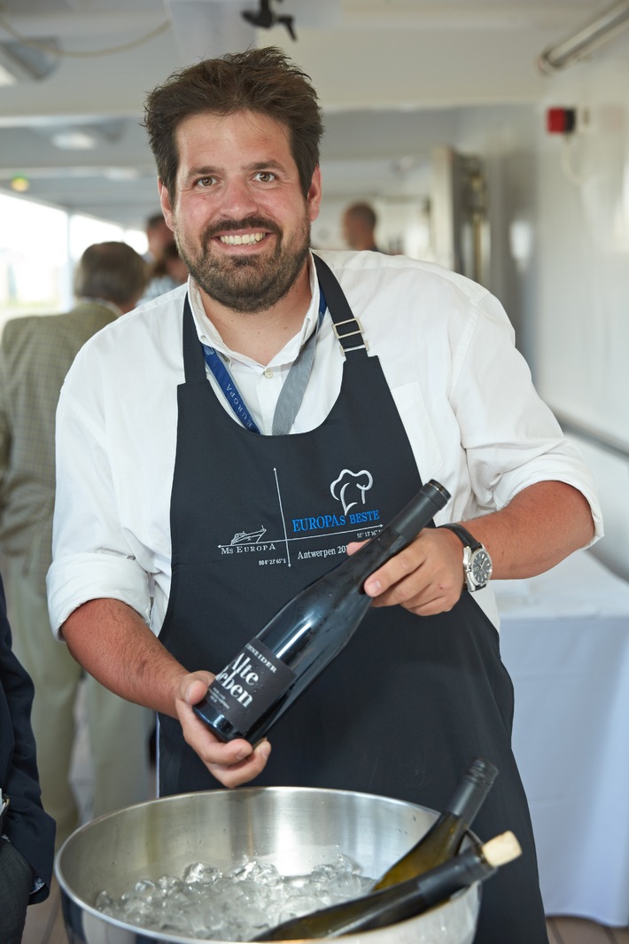 Moderner Winzer trifft modernes Luxusschiff: Wein-Workshops mit Markus Schneider an Bord der EUROPA 2