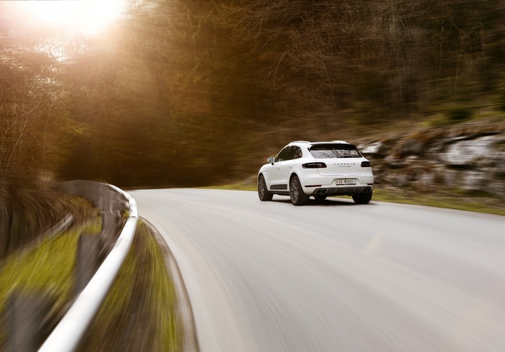Porsche Schweiz steigert Auslieferungen gegenüber Vorjahr um 29 Prozent / Porsche Macan trägt deutlich zum Wachstum bei