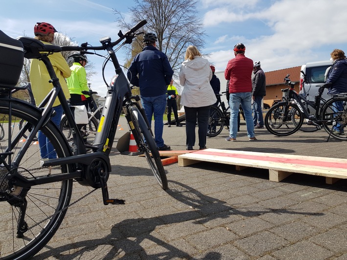 POL-HX: E-Bike-Training für Senioren / Weitere Termine geplant