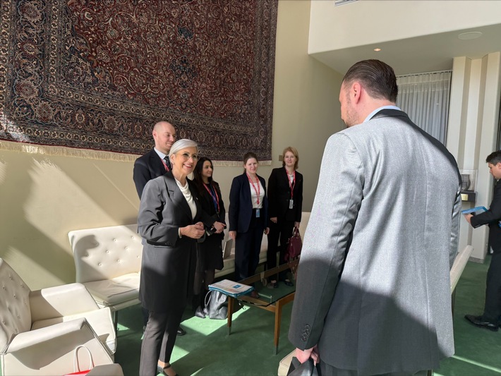 Justizminister Emanuel Schädler trifft Österreichs Bundesministerin Sporrer in New York