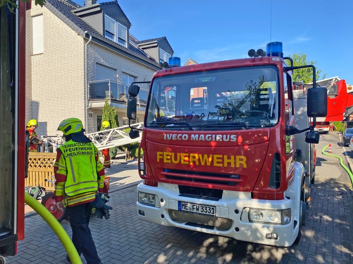 POL-ME: Brand einer Gartenlaube griff auf ein Wohnhaus über - Heiligenhaus - 2208048