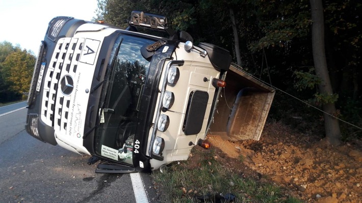 POL-PDNR: Pressemitteilung der Polizei Altenkirchen vom 15.10.2018
LKW-Unfall auf der B 8.