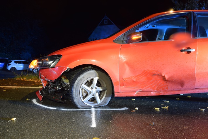 POL-HF: Krad rutscht in den Gegenverkehr - Rollerfahrer und Sozia verletzt