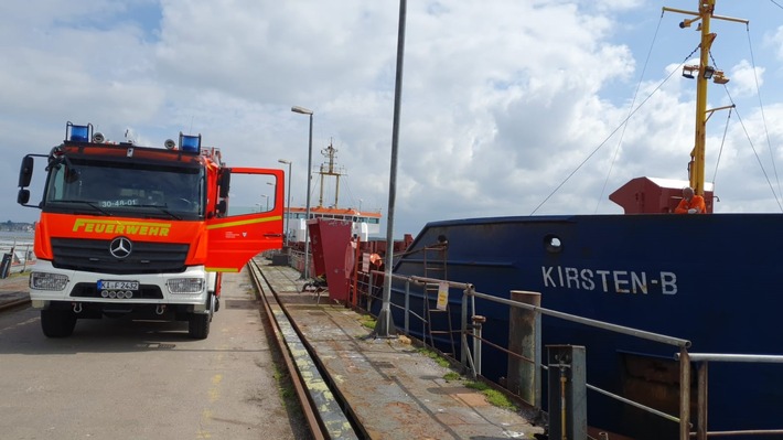 FW-Kiel: Schwelbrand auf Frachtschiff