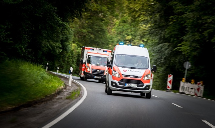 Rettungsdienst-Fahrt.jpg