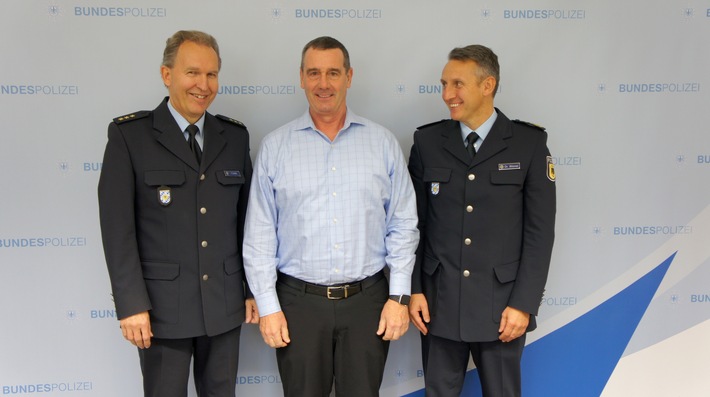 Bundespolizeidirektion München: Hochrangiger Gast bei Rosenheimer Bundespolizei - US-Vizeminister in Rosenheim