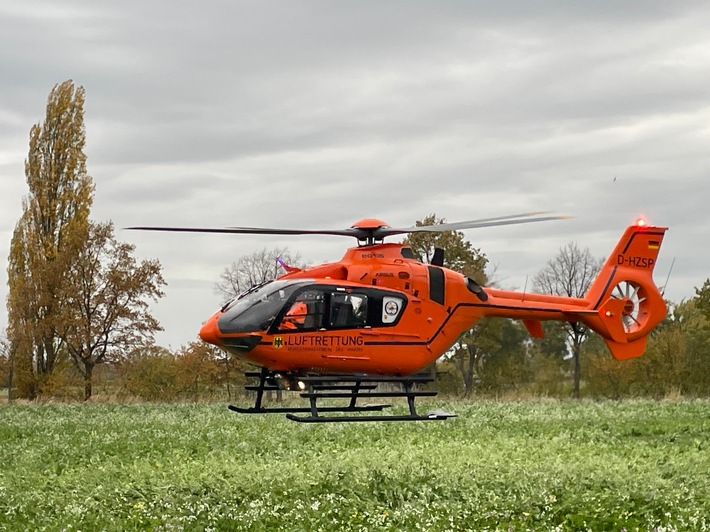 FW Lehrte: 5 Verletzte bei Verkehrsunfall auf der L413 bei Sievershausen