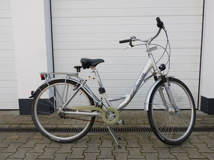 POL-HK: Bad Fallingbostel: Einbruch in Wohnung scheitert; Bad Fallingbostel: Die Polizei fragt: Wem gehört dieses Fahrrad? (Foto anbei)