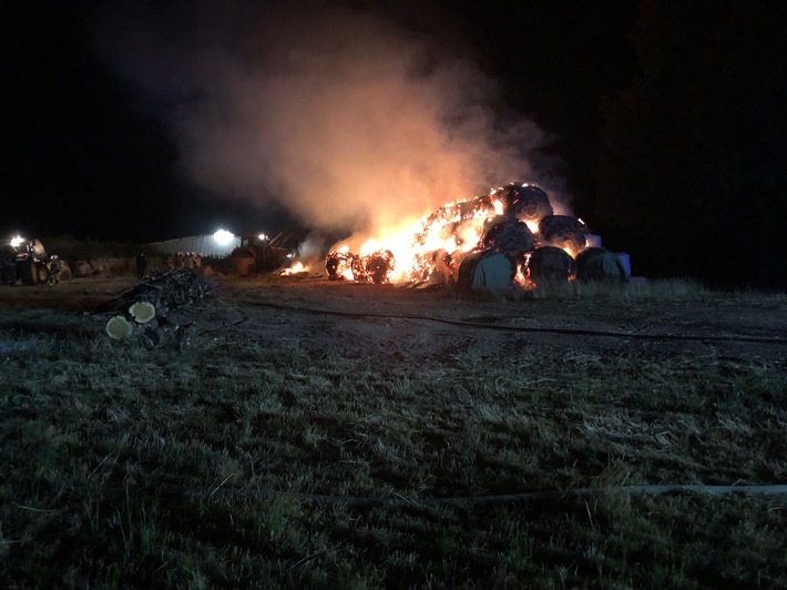 POL-PPWP: Heuballen brennen ab