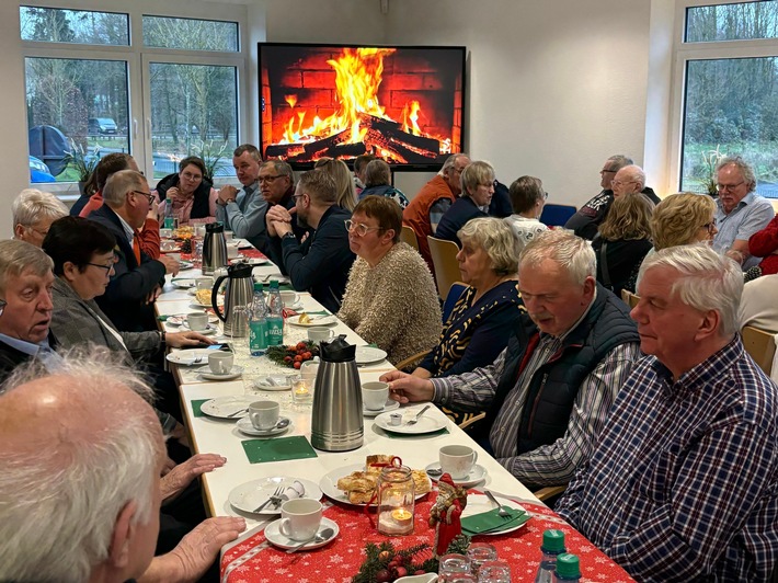 FW-OLL: Adventliches Beisammensein der Senioren der Feuerwehren Wildeshausen und Düngstrup