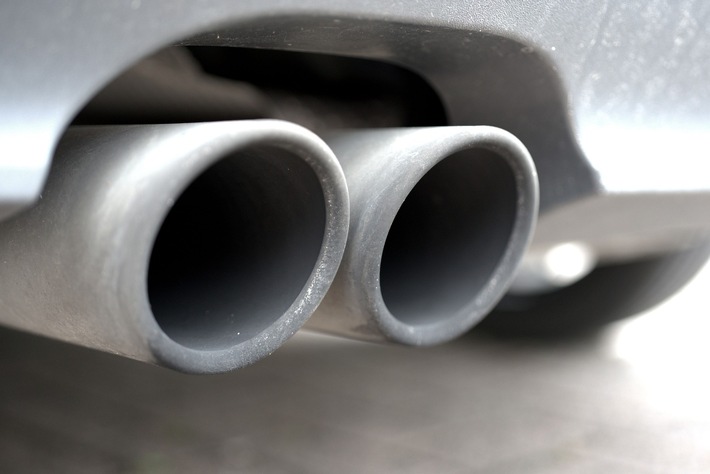 Diesel-Abgasskandal: Teilnahme an der VW-Muster-Klage hemmt Verjährung / Kanzlei Dr. Stoll & Sauer sieht Chancen für vom VW-Vergleich ausgeschlossene Verbraucher